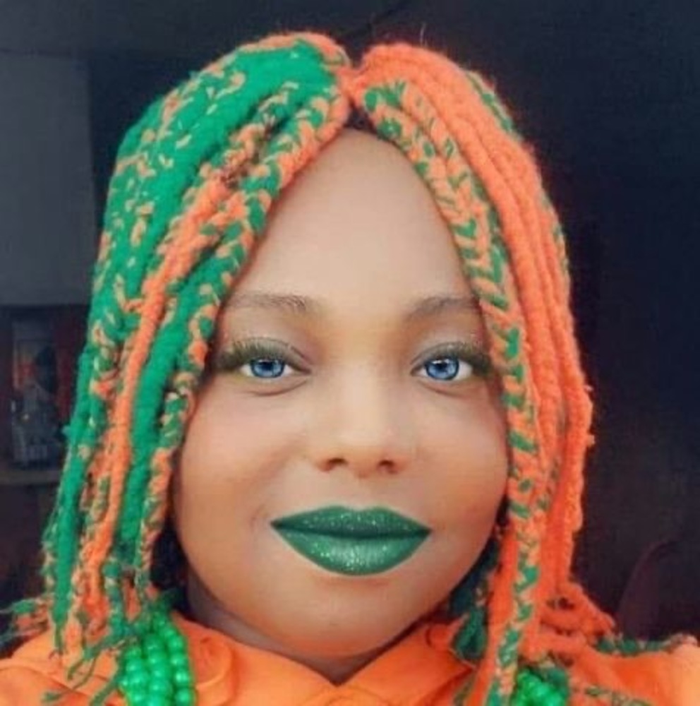 Meet your Posher, Toya